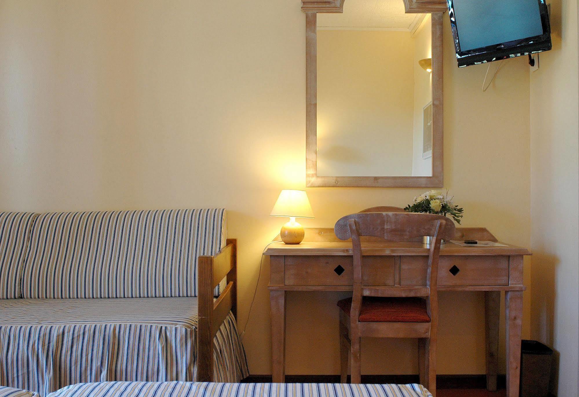 Vacances Bleues Hotel Castel Luberon Apt Dış mekan fotoğraf